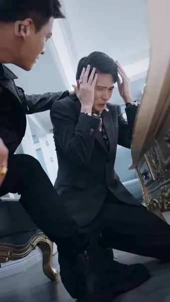 พ่อค้าปลาธรรมดา
เป็นบอสใหญ่ตัวจริง