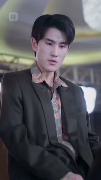 พ่อค้าปลาธรรมดา
เป็นบอสใหญ่ตัวจริง