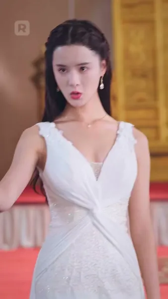 พ่อค้าปลาธรรมดา
เป็นบอสใหญ่ตัวจริง