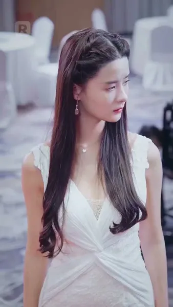 พ่อค้าปลาธรรมดา
เป็นบอสใหญ่ตัวจริง