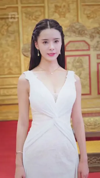 พ่อค้าปลาธรรมดา
เป็นบอสใหญ่ตัวจริง