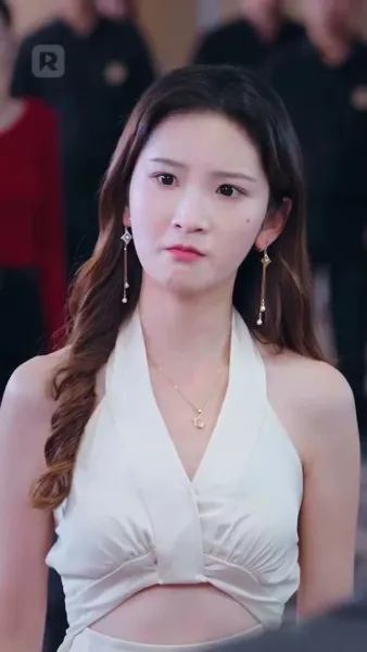 พ่อค้าปลาธรรมดา
เป็นบอสใหญ่ตัวจริง