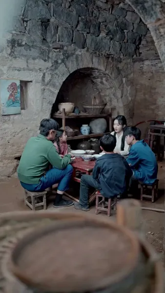 [พากย์ไทย] แม่เลี้ยงตัวร้ายพาลูกกินเนื้อทุกมื้อ