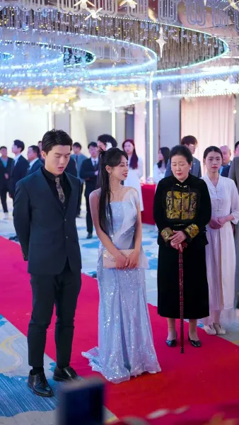 เรื่องรักกุหลาบไฟ(พากย์ไทย)