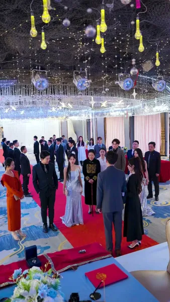 เรื่องรักกุหลาบไฟ(พากย์ไทย)