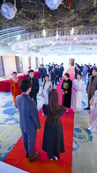 เรื่องรักกุหลาบไฟ(พากย์ไทย)