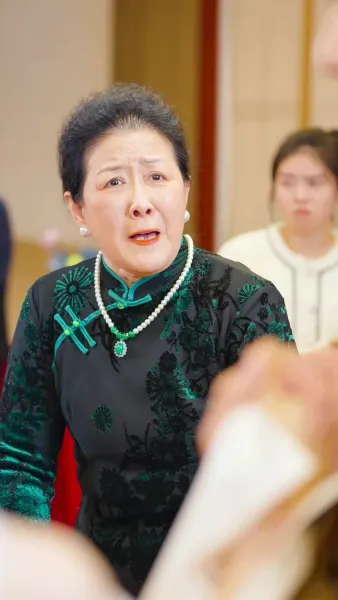 เรื่องรักกุหลาบไฟ(พากย์ไทย)