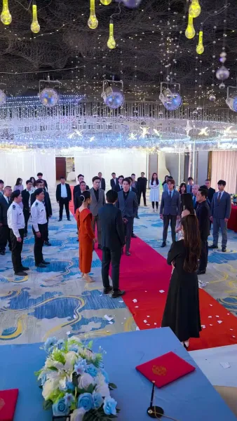 เรื่องรักกุหลาบไฟ(พากย์ไทย)