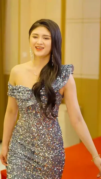 เรื่องรักกุหลาบไฟ(พากย์ไทย)