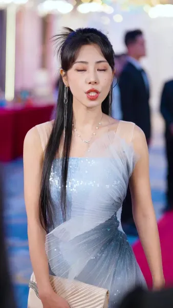 เรื่องรักกุหลาบไฟ(พากย์ไทย)