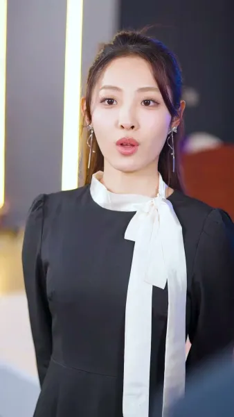 เรื่องรักกุหลาบไฟ(พากย์ไทย)