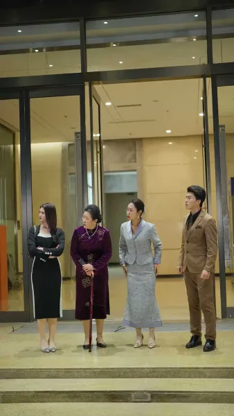 เรื่องรักกุหลาบไฟ(พากย์ไทย)