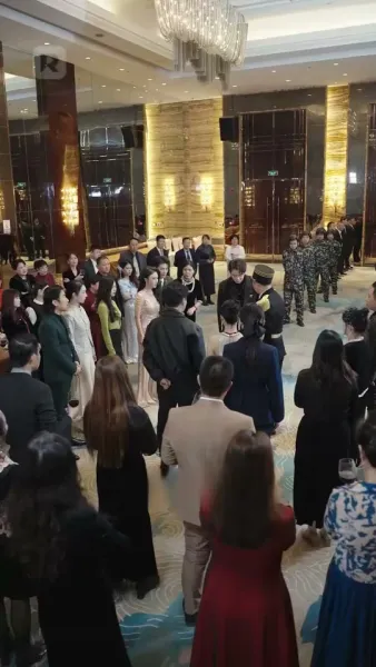 มังกรซ่อนฟ้า