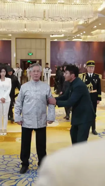 มังกรซ่อนฟ้า