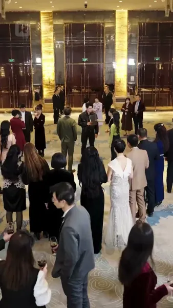 มังกรซ่อนฟ้า