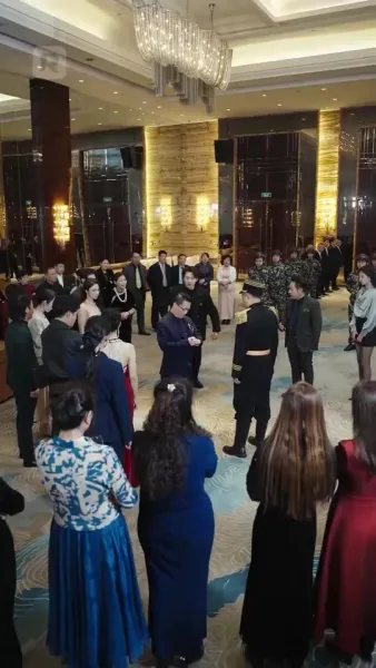 มังกรซ่อนฟ้า