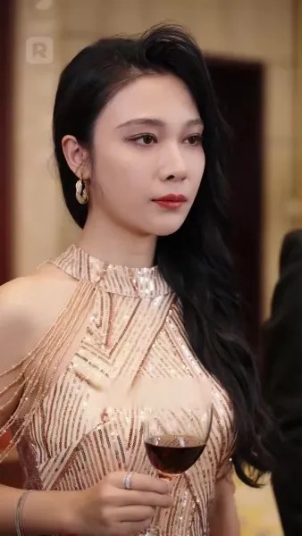 มังกรซ่อนฟ้า