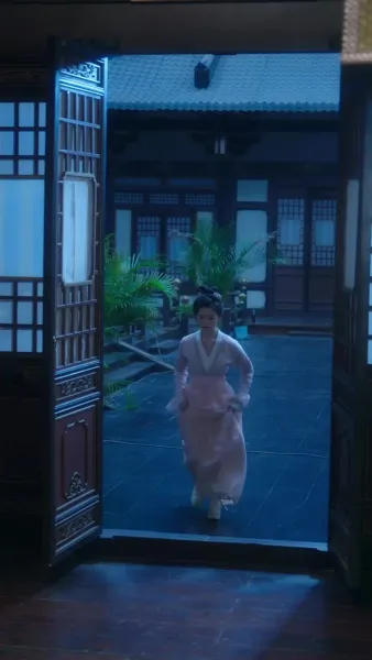 เกิดใหม่เปลี่ยนชะตา สู่ชายาราชครองแผ่นดิน