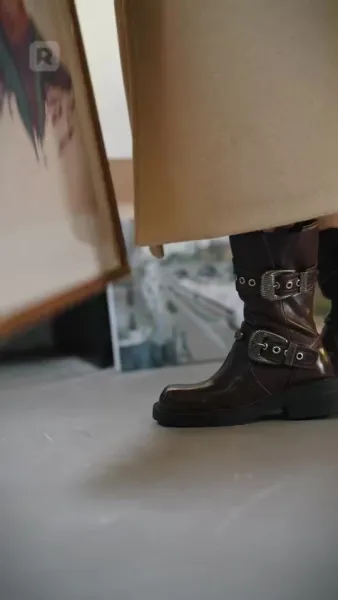 ยอมศิโรราบต่อเสน่ห์ของเธอ