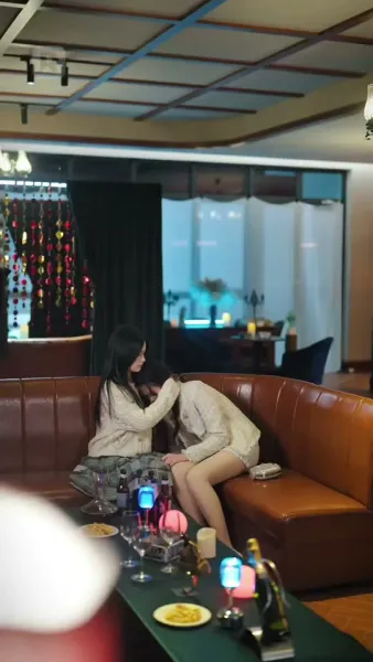 ยอมศิโรราบต่อเสน่ห์ของเธอ