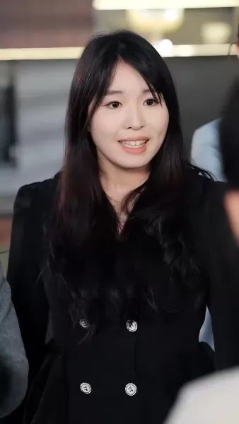 ชีวิตเรียบง่ายของตัวจริง