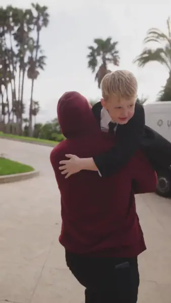 (พากย์เสียง) คุณพ่อลับๆ ของเจ้าตัวแสบ