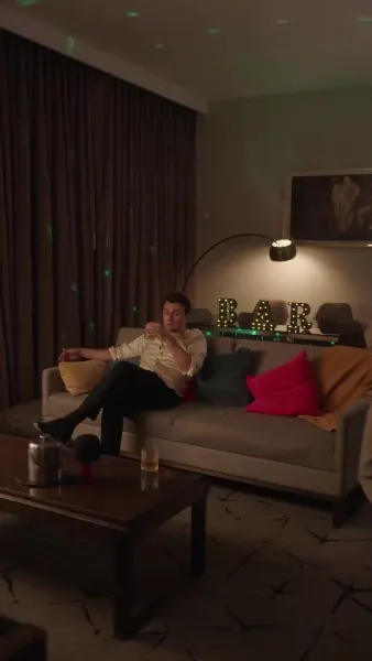 (พากย์เสียง) คุณพ่อลับๆ ของเจ้าตัวแสบ