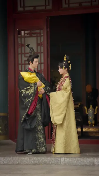 เพลิงแค้นใต้ม่านวังหลวง