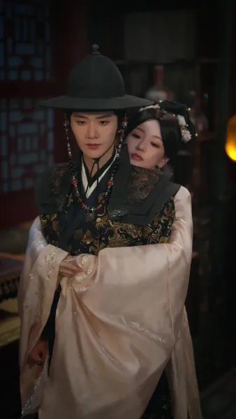 เพลิงแค้นใต้ม่านวังหลวง