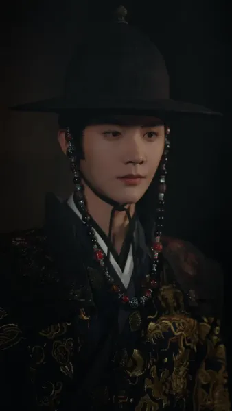 เพลิงแค้นใต้ม่านวังหลวง