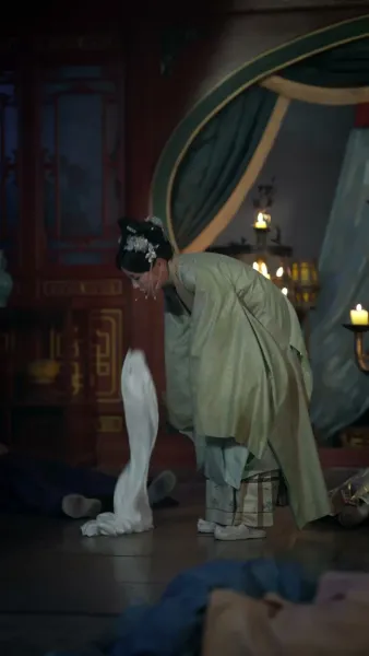 เพลิงแค้นใต้ม่านวังหลวง