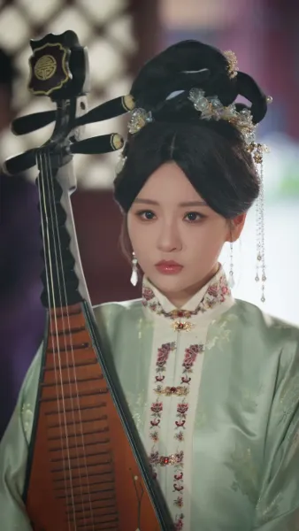 เพลิงแค้นใต้ม่านวังหลวง