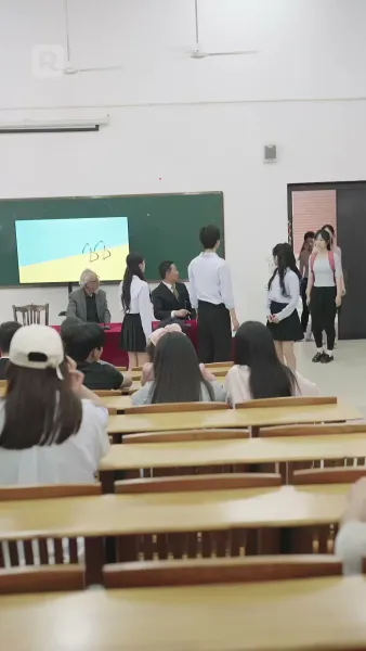 (พากย์) วิมานไม้เลื้อย