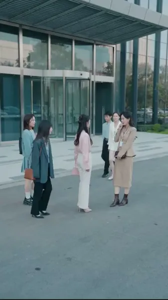 สามีที่ดูเย็นชา ทิ้งหน้ากากแล้วจูบฉันจนต้องน้ำตาซึม