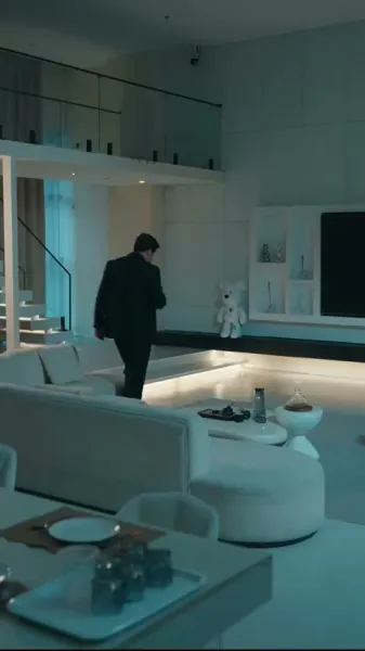 สามีที่ดูเย็นชา ทิ้งหน้ากากแล้วจูบฉันจนต้องน้ำตาซึม