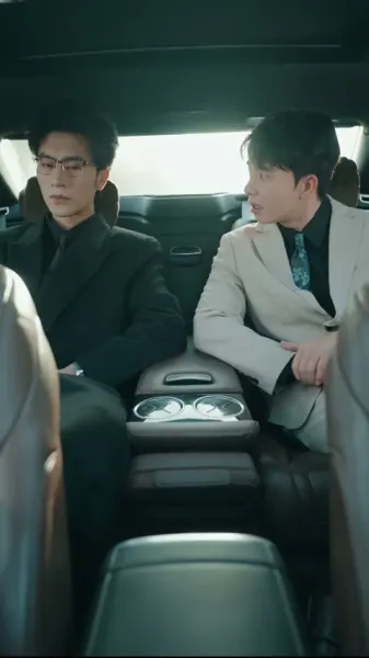 สามีที่ดูเย็นชา ทิ้งหน้ากากแล้วจูบฉันจนต้องน้ำตาซึม