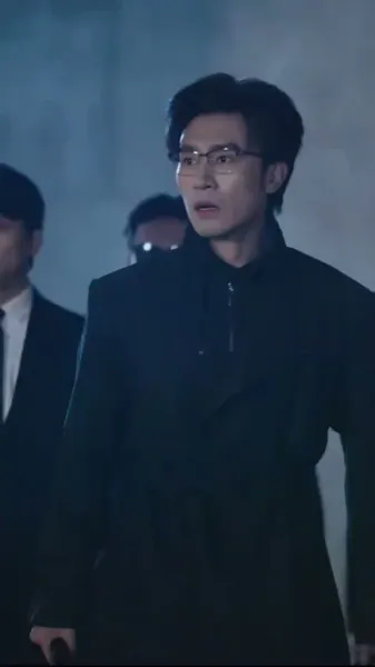 สามีที่ดูเย็นชา ทิ้งหน้ากากแล้วจูบฉันจนต้องน้ำตาซึม