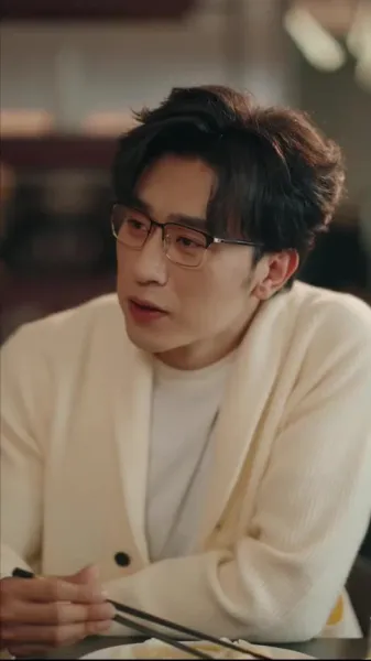 สามีที่ดูเย็นชา ทิ้งหน้ากากแล้วจูบฉันจนต้องน้ำตาซึม