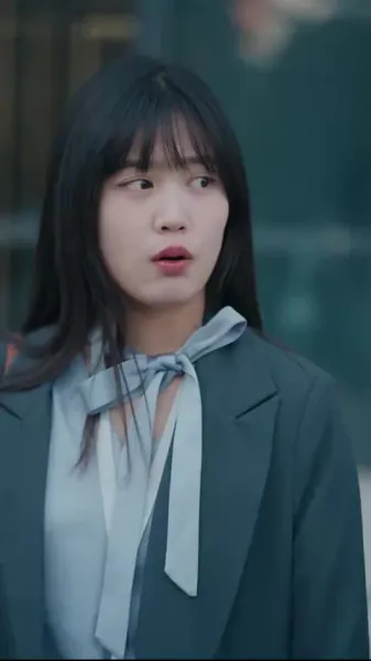 สามีที่ดูเย็นชา ทิ้งหน้ากากแล้วจูบฉันจนต้องน้ำตาซึม