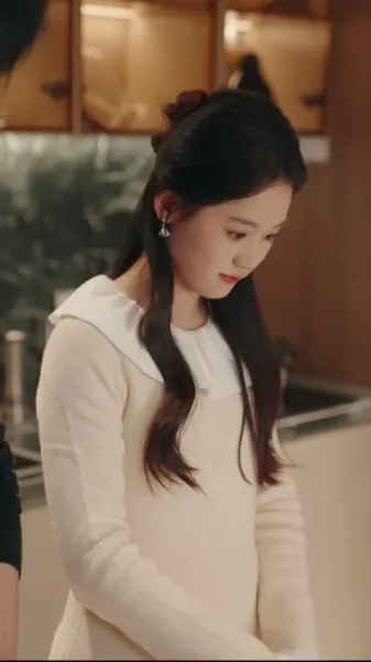 สามีที่ดูเย็นชา ทิ้งหน้ากากแล้วจูบฉันจนต้องน้ำตาซึม