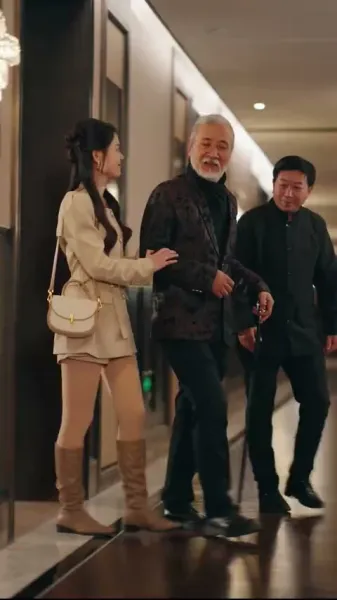 สามีที่ดูเย็นชา ทิ้งหน้ากากแล้วจูบฉันจนต้องน้ำตาซึม