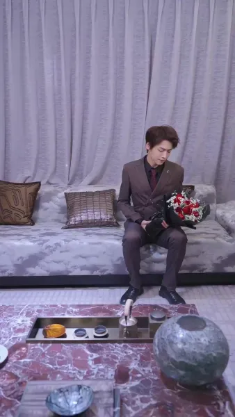 แต่งงานสายฟ้าแลบกับ มหาเศรษฐีลึกลับ