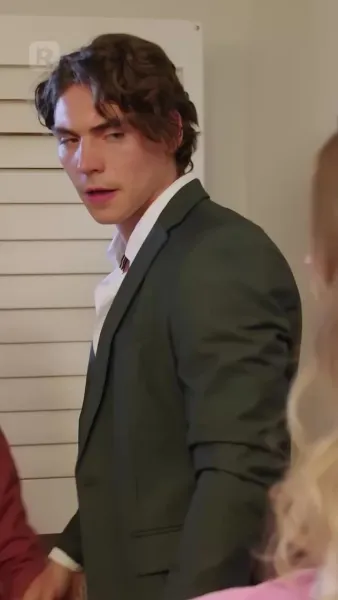 ลูกชายท่าน ส.ว.