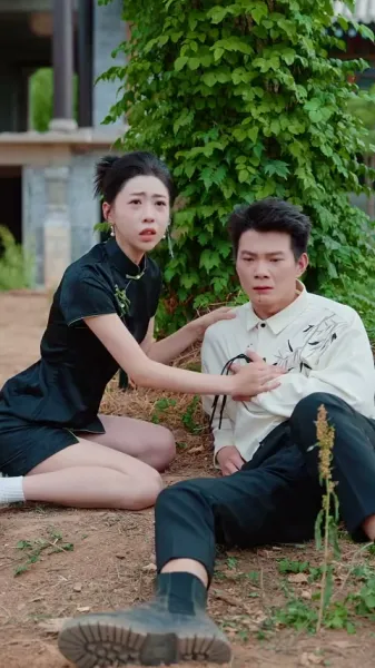 ตำนานลิ้มยิ้ม：เริ่มต้นด้วยงานประจำ