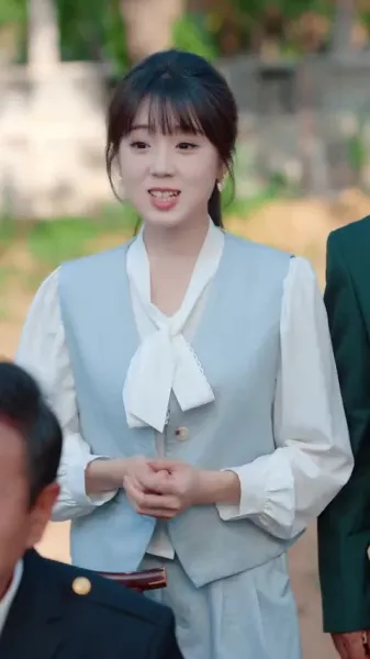 ตำนานลิ้มยิ้ม：เริ่มต้นด้วยงานประจำ