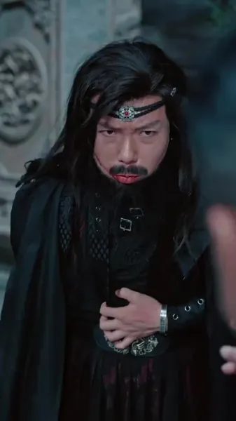 ตำนานลิ้มยิ้ม：เริ่มต้นด้วยงานประจำ