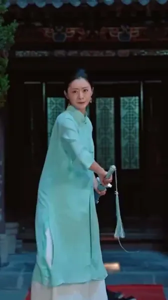 ตำนานลิ้มยิ้ม：เริ่มต้นด้วยงานประจำ