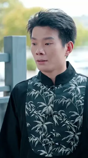 ตำนานลิ้มยิ้ม：เริ่มต้นด้วยงานประจำ