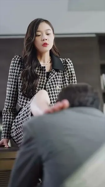 นางอัปลักษณ์ ทวงแค้น