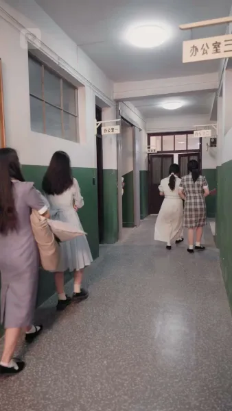 เกิดใหม่ยุค 70: คุณภรรยาตัวแสบป่วนกัปตันจนเขิน!